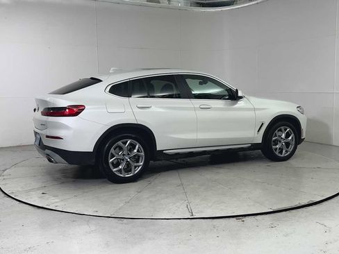 Used 2025 BMW X4 xDrive30i image 9
