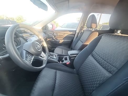 Used 2017 Nissan Rogue S w/ S Appearance Package FWD image 3