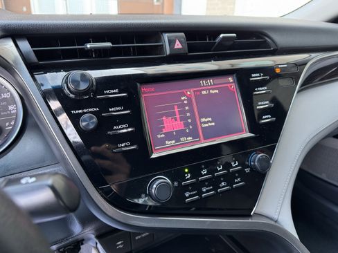 Used 2018 Toyota Camry LE image 26