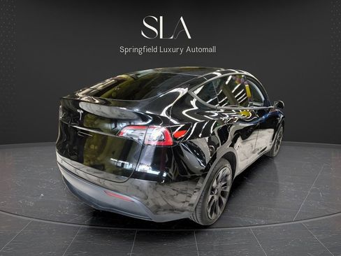 Used 2023 Tesla Model Y Long Range AWD/4WD image 3