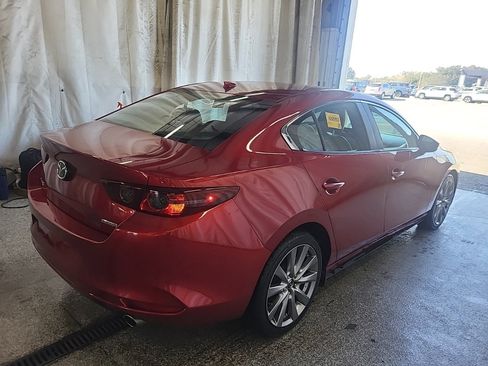 Used 2019 MAZDA MAZDA3 Sedan w/ Preferred Package image 6