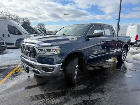 Used 2022 RAM 1500 Limited w/ Cold Weather Group image 3