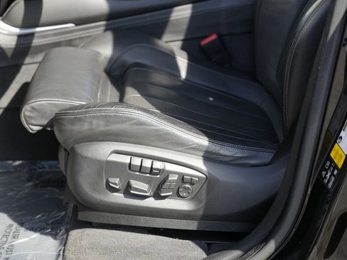 Used 2016 BMW X5 M image 32