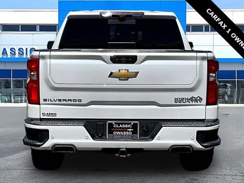 Used 2021 Chevrolet Silverado 1500 High Country w/ Technology Package image 6