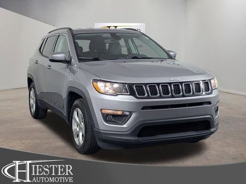 Used 2019 Jeep Compass Latitude w/ Popular Equipment Group FWD image 1