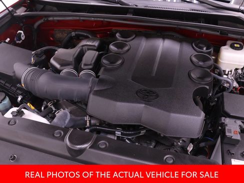Certified 2024 Toyota 4Runner TRD Off-Road Premium AWD/4WD image 17