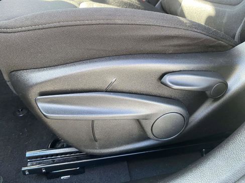 Used 2020 Jeep Renegade Latitude FWD image 16