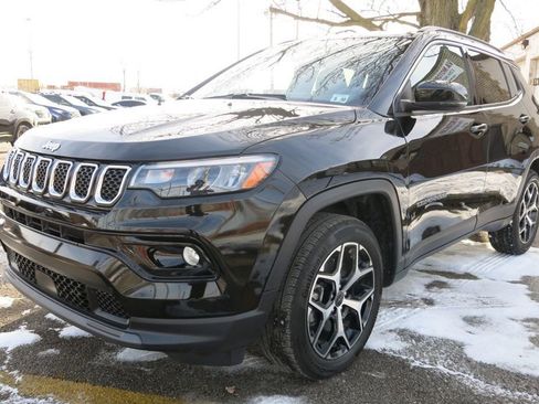 Used 2025 Jeep Compass Limited image 2