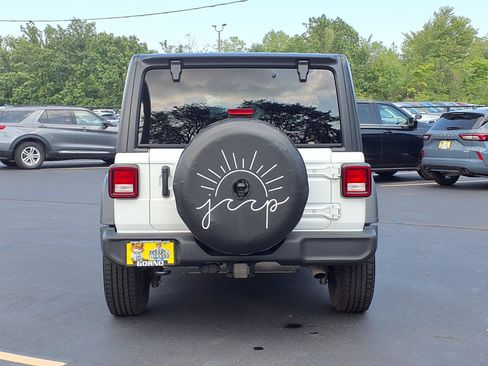 Used 2021 Jeep Wrangler Unlimited Sport AWD/4WD image 21