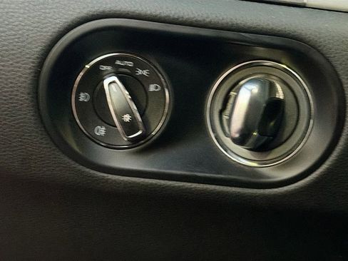 Used 2017 Porsche Macan GTS w/ Premium Package Plus image 32