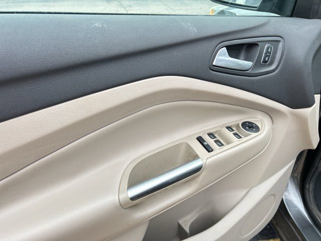 Used 2017 Ford Escape SE FWD image 26