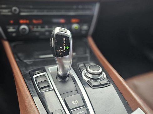 Used 2010 BMW 535i Gran Turismo image 12