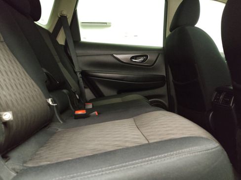 Used 2019 Nissan Rogue SV FWD image 19