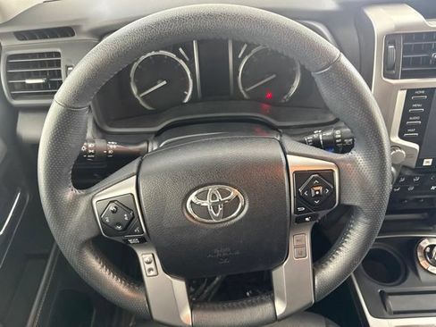 Used 2022 Toyota 4Runner Limited AWD/4WD image 23