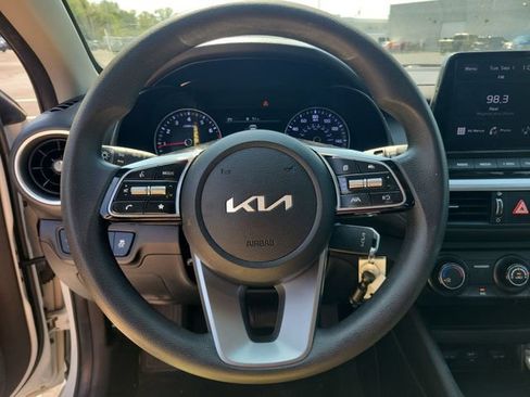 Used 2023 Kia Forte LXS w/ LXS Technology Package FWD image 30