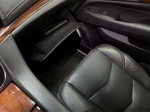 Used 2016 Cadillac Escalade Premium AWD/4WD image 28