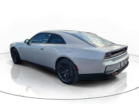 Used 2024 Dodge Charger Daytona R/T w/ Plus Group AWD/4WD image 3