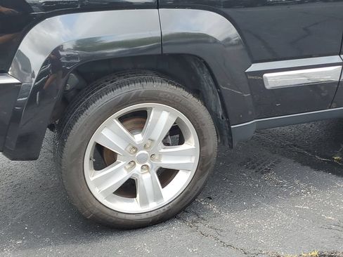 Used 2012 Jeep Liberty Limited Jet w/ Comfort/Convenience Group AWD/4WD image 5