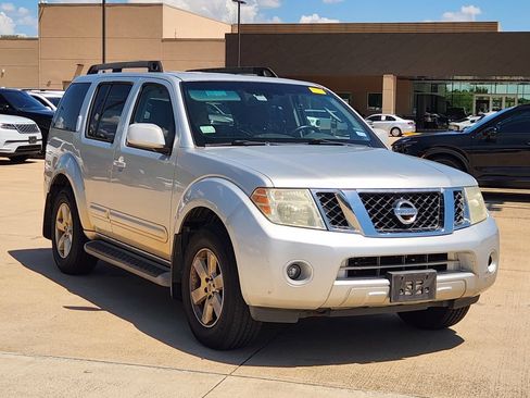 Used 2009 Nissan Pathfinder SE AWD/4WD image 3