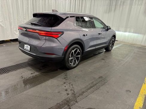 New 2026 Chevrolet Equinox EV LT AWD/4WD image 3