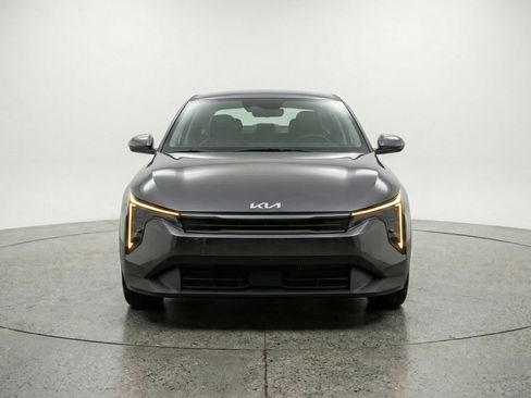 Used 2025 Kia K4 LXS image 2