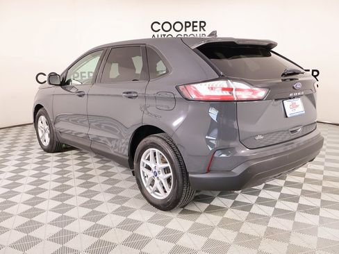 Used 2021 Ford Edge SE image 22