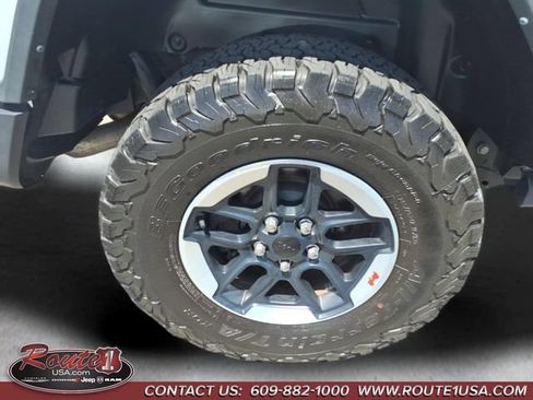 Used 2022 Jeep Wrangler Rubicon w/ LED Lighting Group AWD/4WD image 17