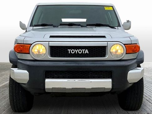 Used 2007 Toyota FJ Cruiser 2WD image 2