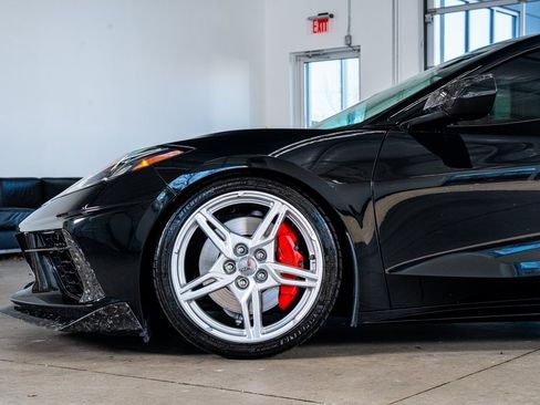 Used 2021 Chevrolet Corvette Stingray w/ Z51 Performance Package image 9