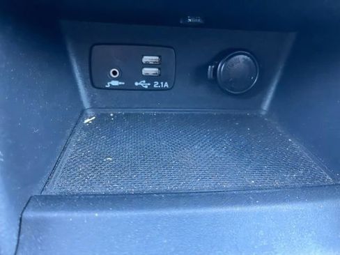 Used 2023 Subaru Forester Premium image 21