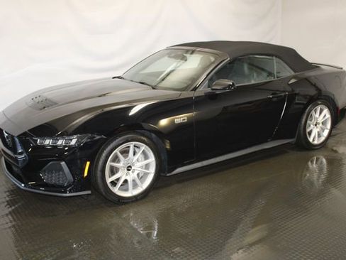 Used 2025 Ford Mustang GT Premium image 5