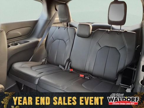 New 2025 Chrysler Voyager LX image 17