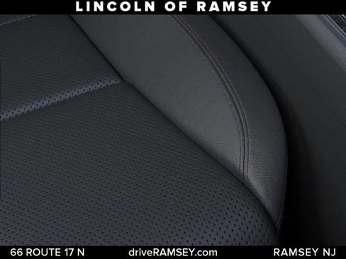 New 2026 Lincoln Aviator AWD image 17