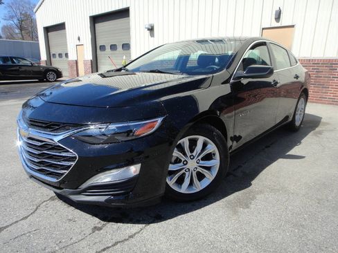 Used 2022 Chevrolet Malibu LT FWD image 1