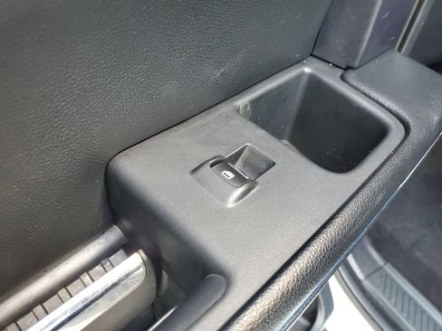 Used 2019 Ford Expedition XLT image 16