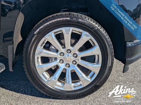 Used 2020 Chevrolet Silverado 1500 High Country w/ Technology Package AWD/4WD image 11