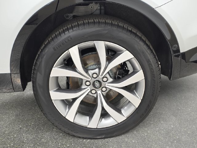 Used 2026 Land Rover Discovery Sport Landmark AWD/4WD image 32