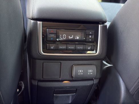 Used 2020 Subaru Ascent Limited w/ Technology Package AWD/4WD image 26
