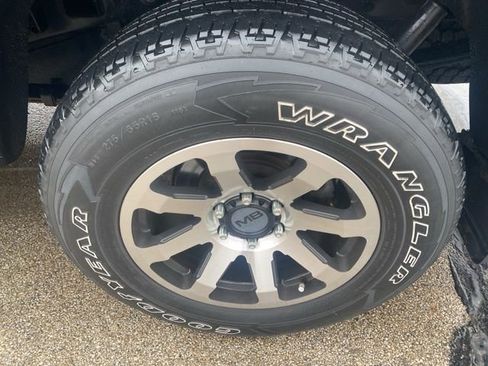 Used 2017 Ford F150 XLT w/ XTR Package image 6