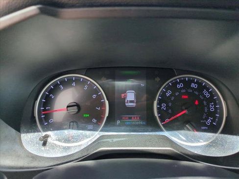Used 2019 Toyota RAV4 XLE Premium FWD image 11