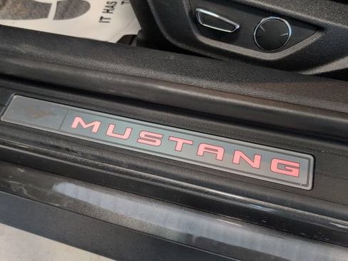 Used 2018 Ford Mustang GT Premium w/ GT Performance Package RWD image 13