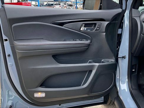 New 2026 Honda Ridgeline Black Edition image 10