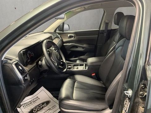Used 2023 Kia Sorento S AWD/4WD image 4
