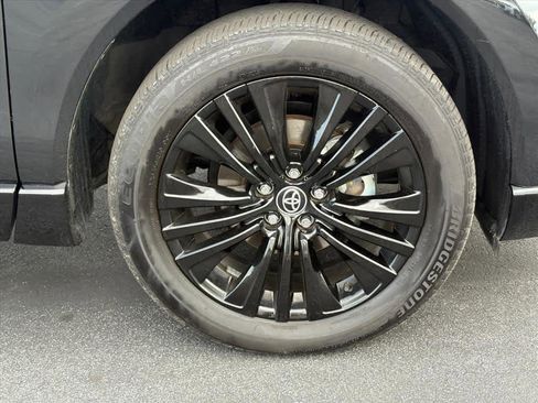 Used 2024 Toyota Venza Nightshade image 32