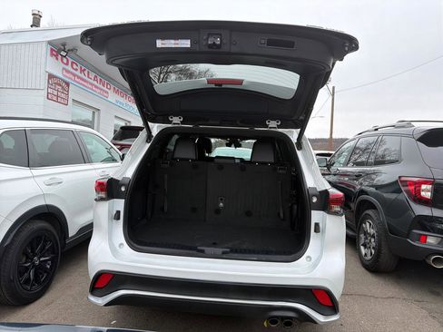 Used 2022 Toyota Highlander XSE image 10