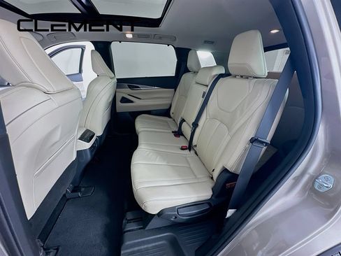 Used 2023 INFINITI QX60 Luxe w/ Vision Package AWD/4WD image 33