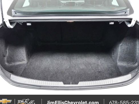 Used 2025 Chevrolet Malibu LT FWD image 25