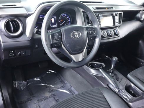 Used 2018 Toyota RAV4 LE image 9