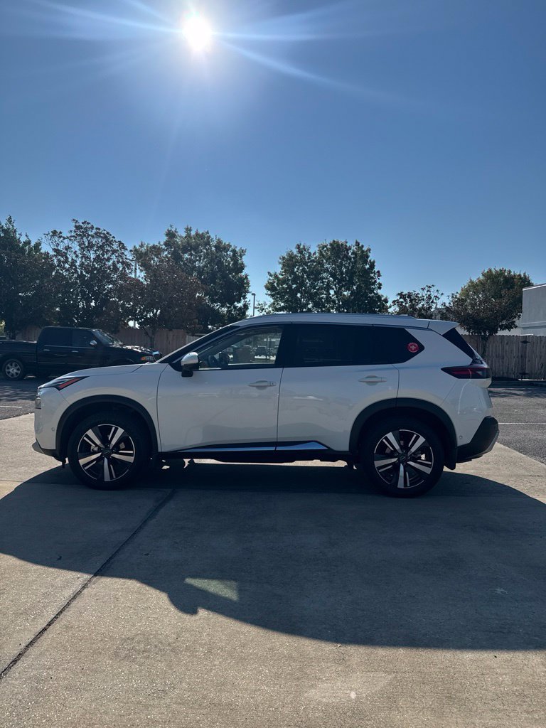 Used 2023 Nissan Rogue Platinum w/ Platinum Premium Package FWD image 8