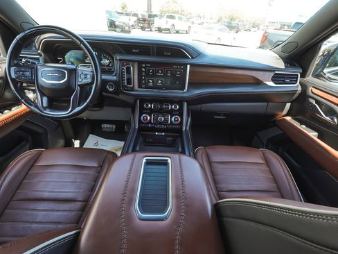 Used 2023 GMC Yukon Denali Ultimate AWD/4WD image 41